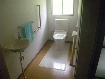 トイレ修繕工事　完成